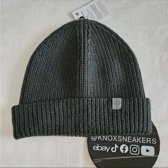 Lululemon Close-Fit Wool-Blend Ribbed Knit Beanie LGYG Green Adult Size O/S - Picture 1 of 5